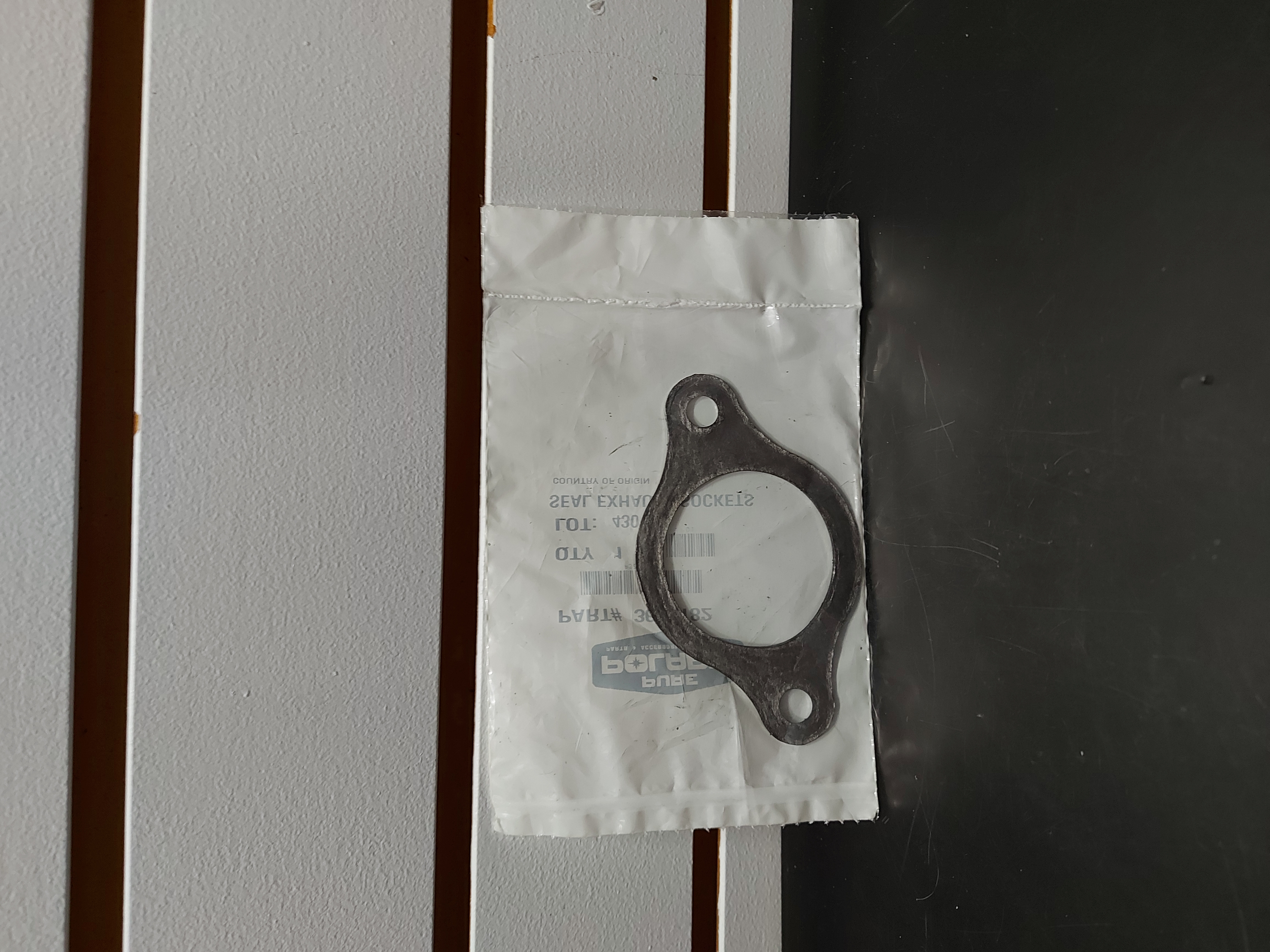 EXHAUST SOCKET SEAL
